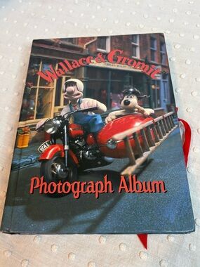 Brand New: VINTAGE 1998 Wallace & Gromit Photo Album